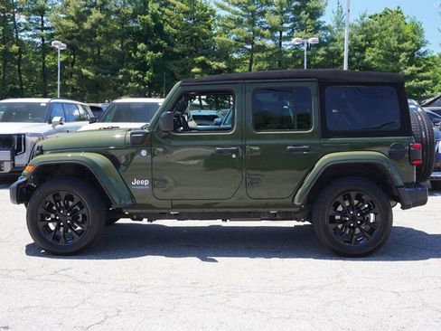 Used 2022 Jeep Wrangler Unlimited Sahara w/ Cold Weather Group AWD/4WD image 16