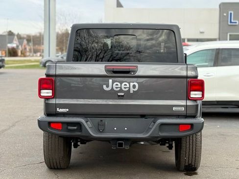 Used 2021 Jeep Gladiator Overland w/ Popular Equipment Package image 46