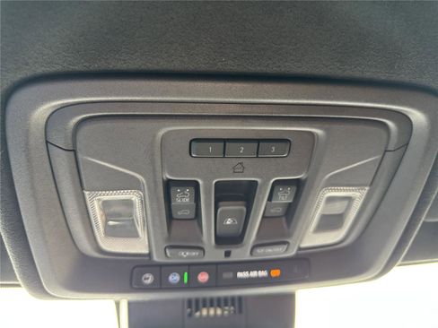 Used 2024 GMC Sierra 3500 Denali Ultimate AWD/4WD image 31