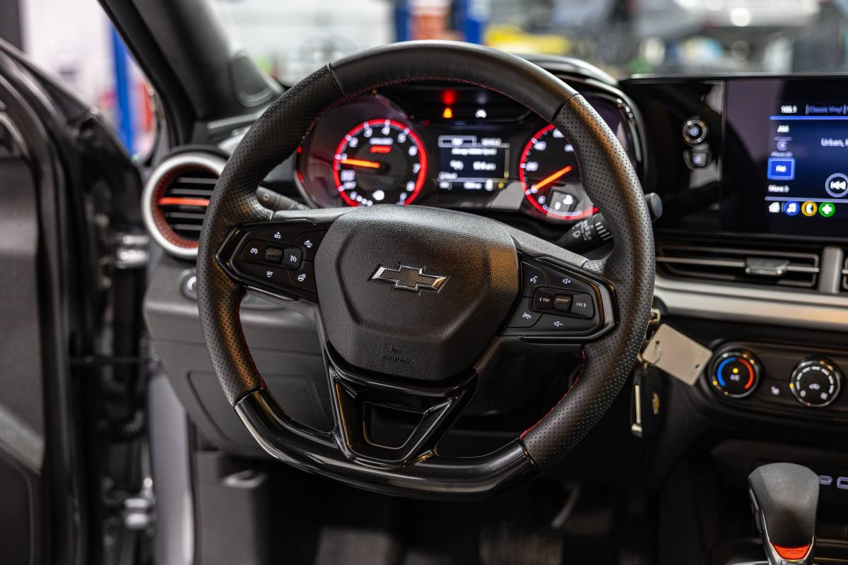 Used 2025 Chevrolet Trax RS w/ Driver Confidence Package FWD image 11