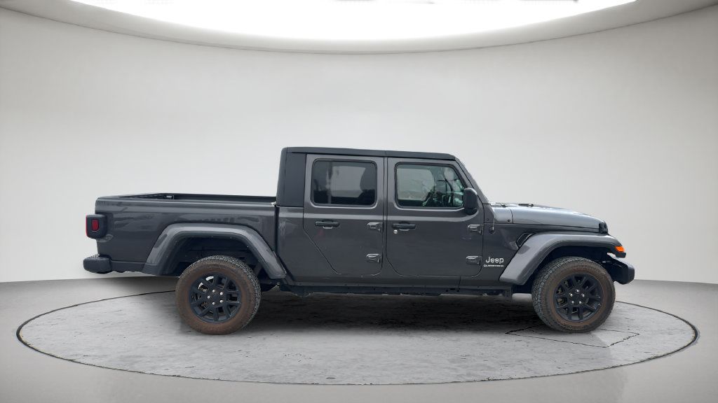 Used 2023 Jeep Gladiator Overland AWD/4WD image 4