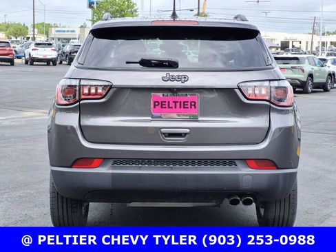 Used 2021 Jeep Compass Latitude FWD image 5