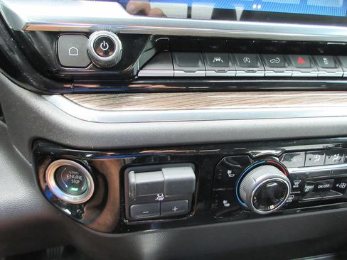 Certified 2025 Chevrolet Silverado 1500 LT Trail Boss w/ Convenience Package II AWD/4WD image 32