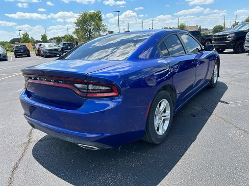 Used 2020 Dodge Charger SXT w/ Leather Interior Group RWD image 9