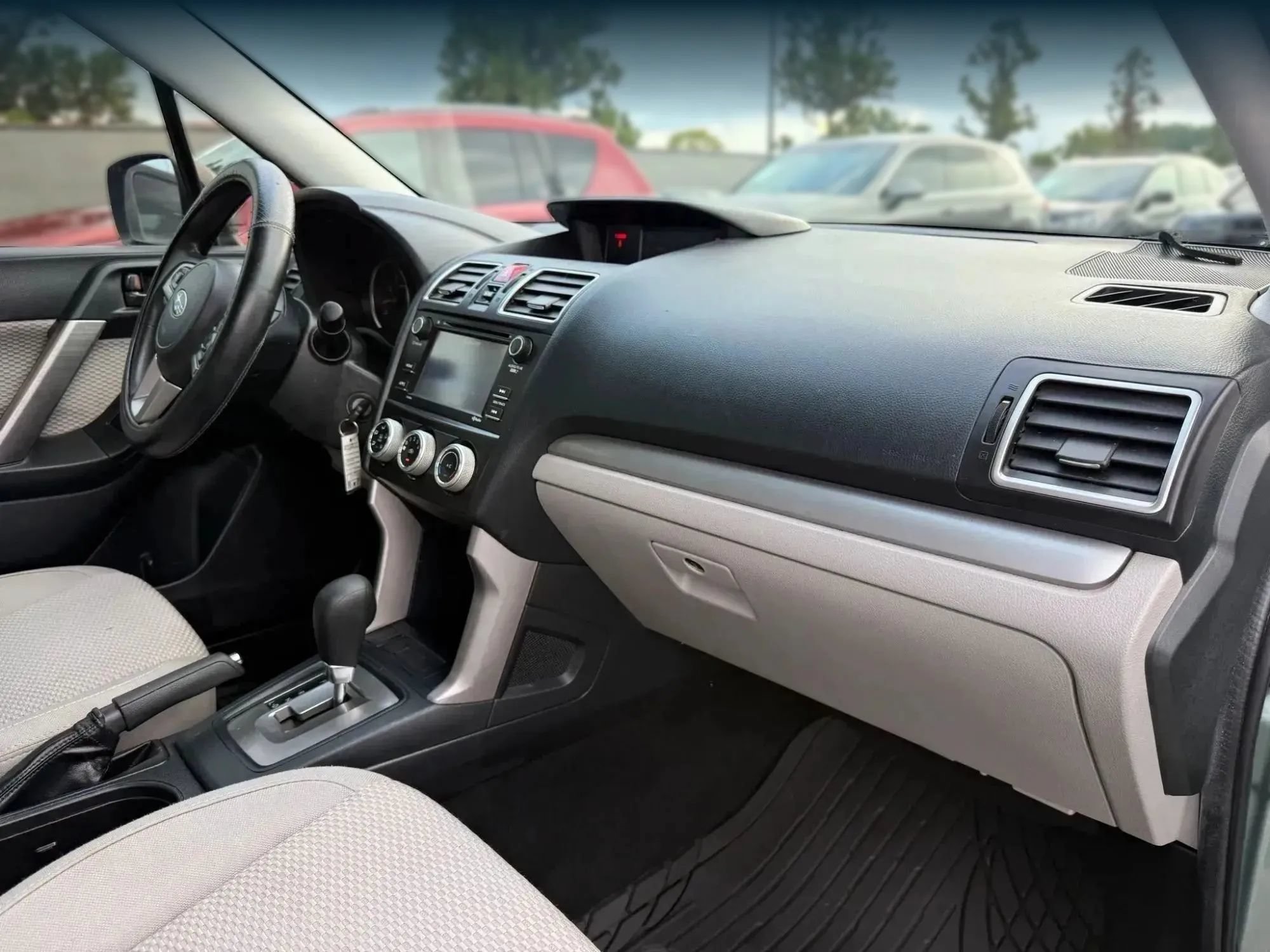 Used 2017 Subaru Forester 2.5i AWD/4WD image 19