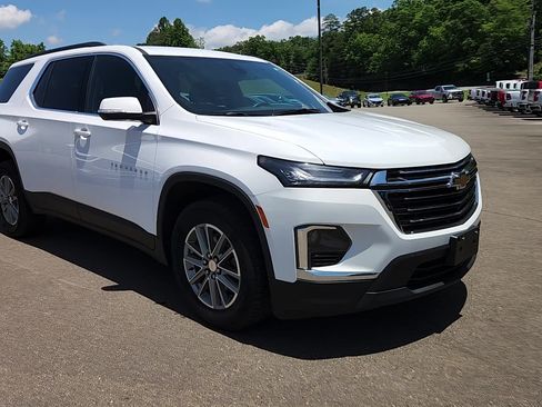 Used 2022 Chevrolet Traverse LT FWD image 4