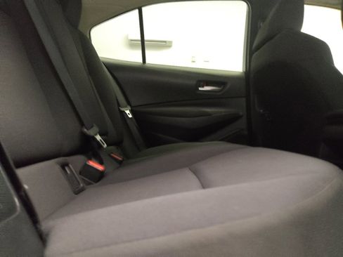 Used 2021 Toyota Corolla LE FWD image 19