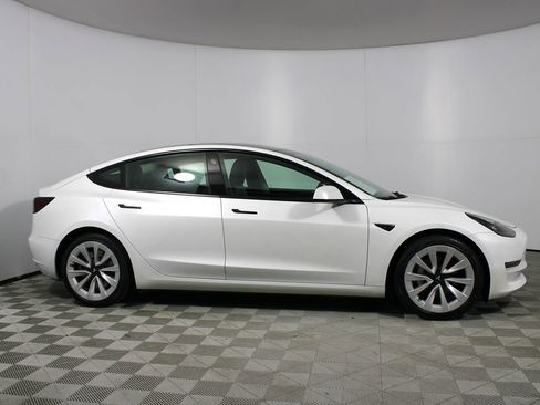 Used 2023 Tesla Model 3 Standard Range image 31