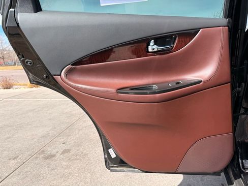 Used 2017 INFINITI QX50 AWD w/ Premium Plus Package image 34