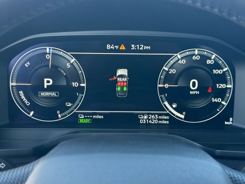 Used 2024 Mitsubishi Outlander 4WD Plug-In Hybrid image 20