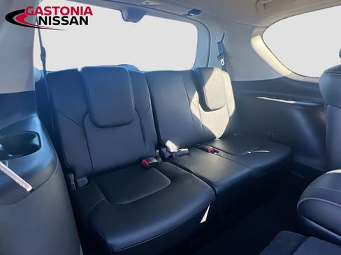 Used 2024 Nissan Armada Platinum w/ Captain's Chairs Package image 34