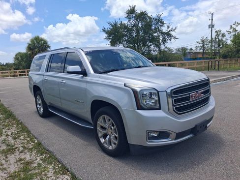 Used 2017 GMC Yukon XL SLT w/ Open Road Package RWD image 4