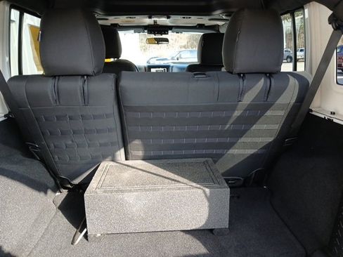 Used 2012 Jeep Wrangler Unlimited Sport image 15