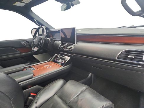 Used 2021 Lincoln Navigator Reserve image 26