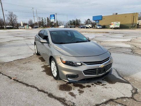 Used 2017 Chevrolet Malibu LT image 1