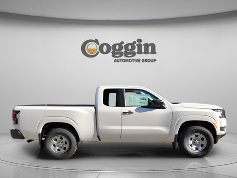 New 2026 Nissan Frontier S image 3