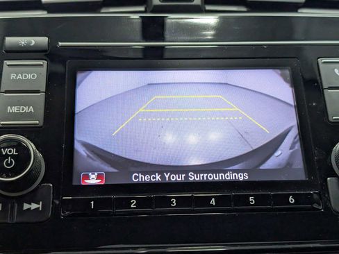 Used 2018 Honda CR-V LX image 25