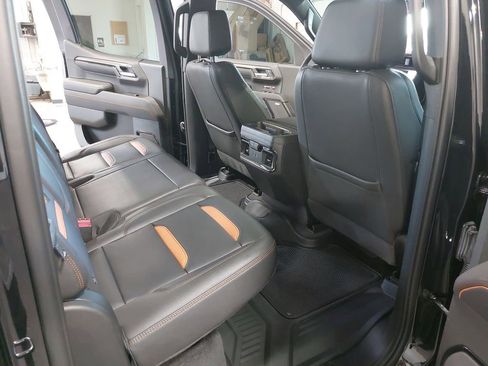Used 2022 GMC Sierra 1500 AT4 w/ AT4 Premium Package AWD/4WD image 11