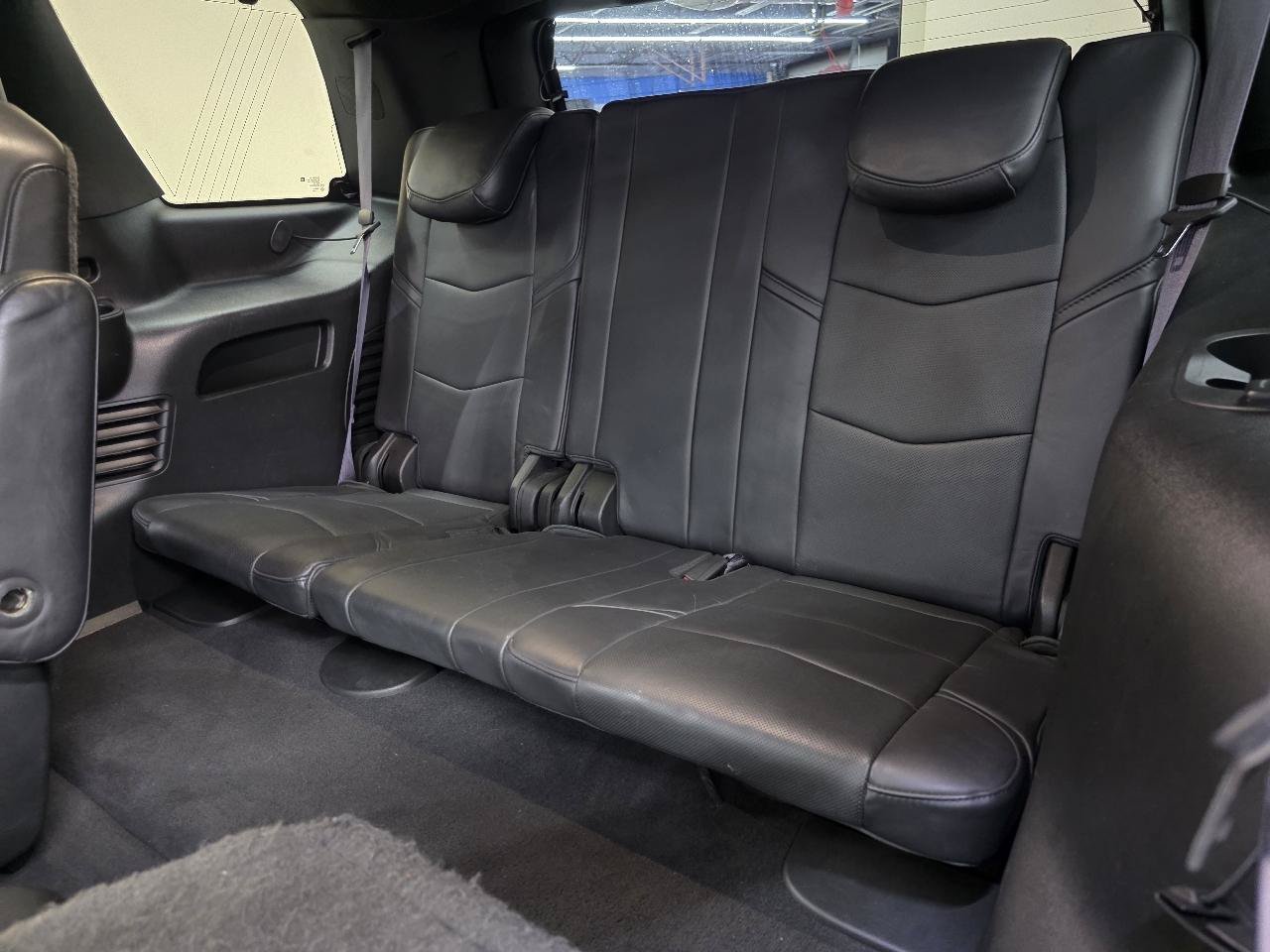 Used 2015 Cadillac Escalade Platinum AWD/4WD image 27