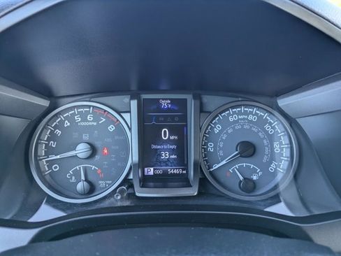 Certified 2022 Toyota Tacoma TRD Off-Road image 23