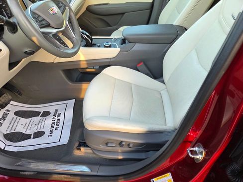 Used 2024 Cadillac XT5 Premium Luxury w/ Technology Package image 14