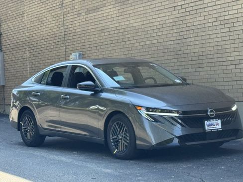 New 2026 Nissan Sentra SV w/ SV Convenience Package FWD image 2