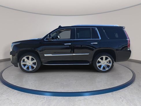 Used 2018 Cadillac Escalade Luxury AWD/4WD image 9