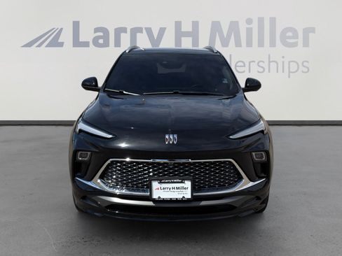 Used 2024 Buick Encore GX Avenir w/ Avenir Technology Package AWD/4WD image 9