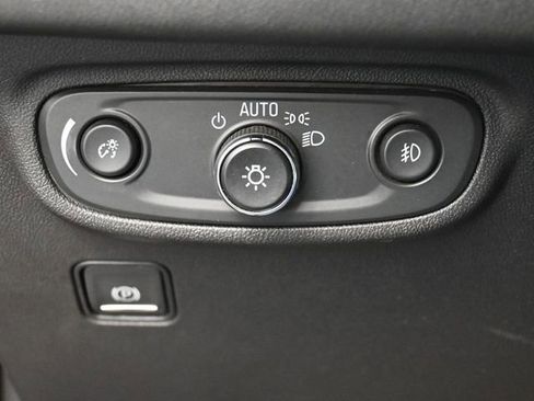 Used 2024 GMC Terrain SLT AWD/4WD image 32