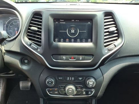 Used 2020 Jeep Cherokee Latitude Lux w/ Quick Order Package 26H Lux AWD/4WD image 11