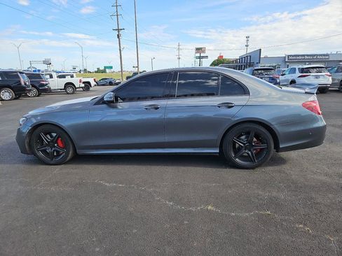 Certified 2017 Mercedes-Benz E 300 4MATIC image 3