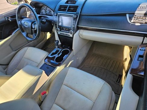 Used 2014 Toyota Camry XLE FWD image 19