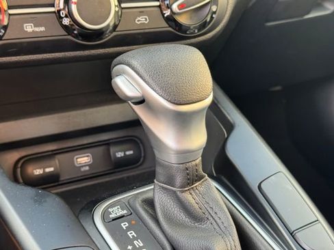 Certified 2025 Kia Soul LX w/ LX Technology Package FWD image 23
