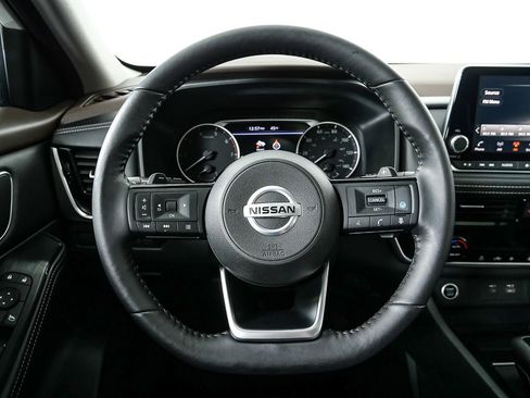 Used 2021 Nissan Rogue SV w/ Premium Package image 9