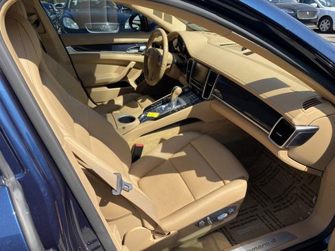Used 2014 Porsche Panamera 4 image 18