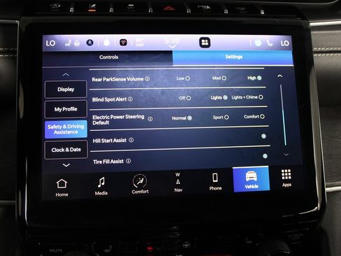 Used 2023 Jeep Grand Cherokee L Limited RWD image 20