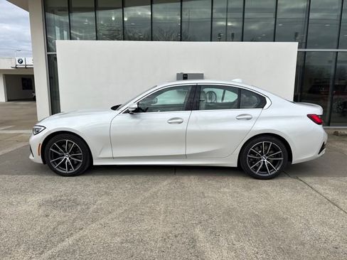 Used 2021 BMW 330i xDrive Sedan w/ Premium Package image 2
