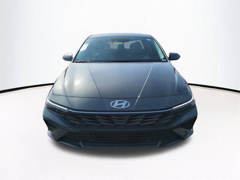 New 2026 Hyundai Elantra Limited image 3