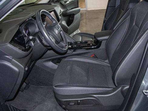 Used 2023 Buick Envision Essence image 7