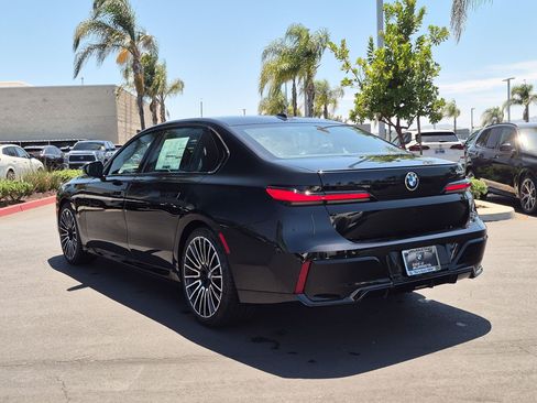 New 2026 BMW 740i w/ Premium Package RWD image 8