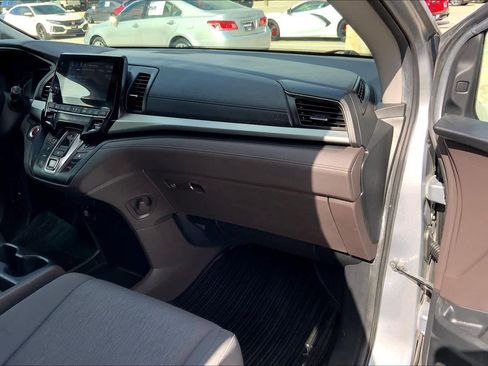 Used 2020 Honda Odyssey EX image 17