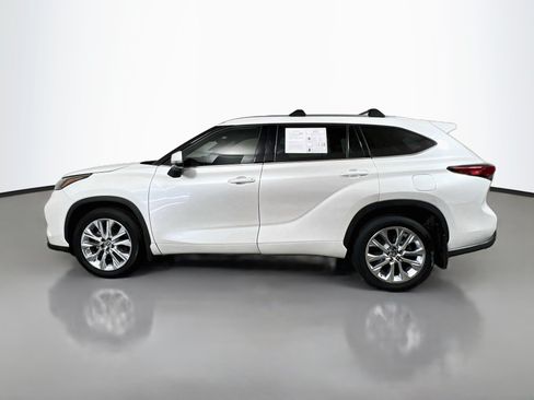 Used 2022 Toyota Highlander Limited AWD/4WD image 9