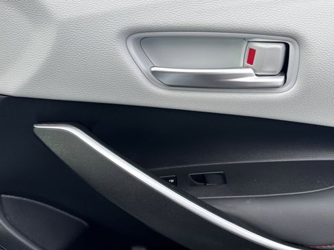 Used 2023 Toyota Corolla SE image 18