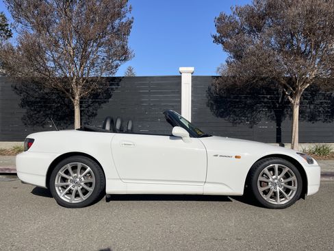 Used 2006 Honda S2000 image 5