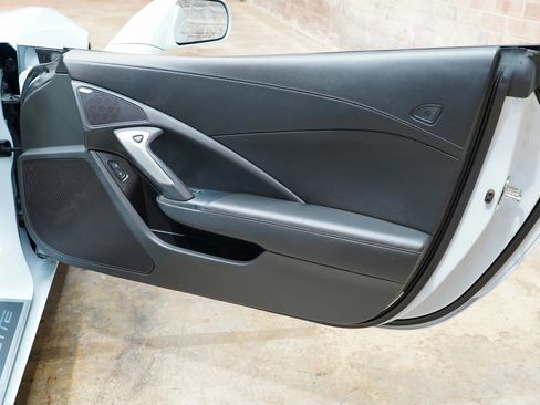 Used 2019 Chevrolet Corvette Stingray Coupe w/ 1LT RWD image 51