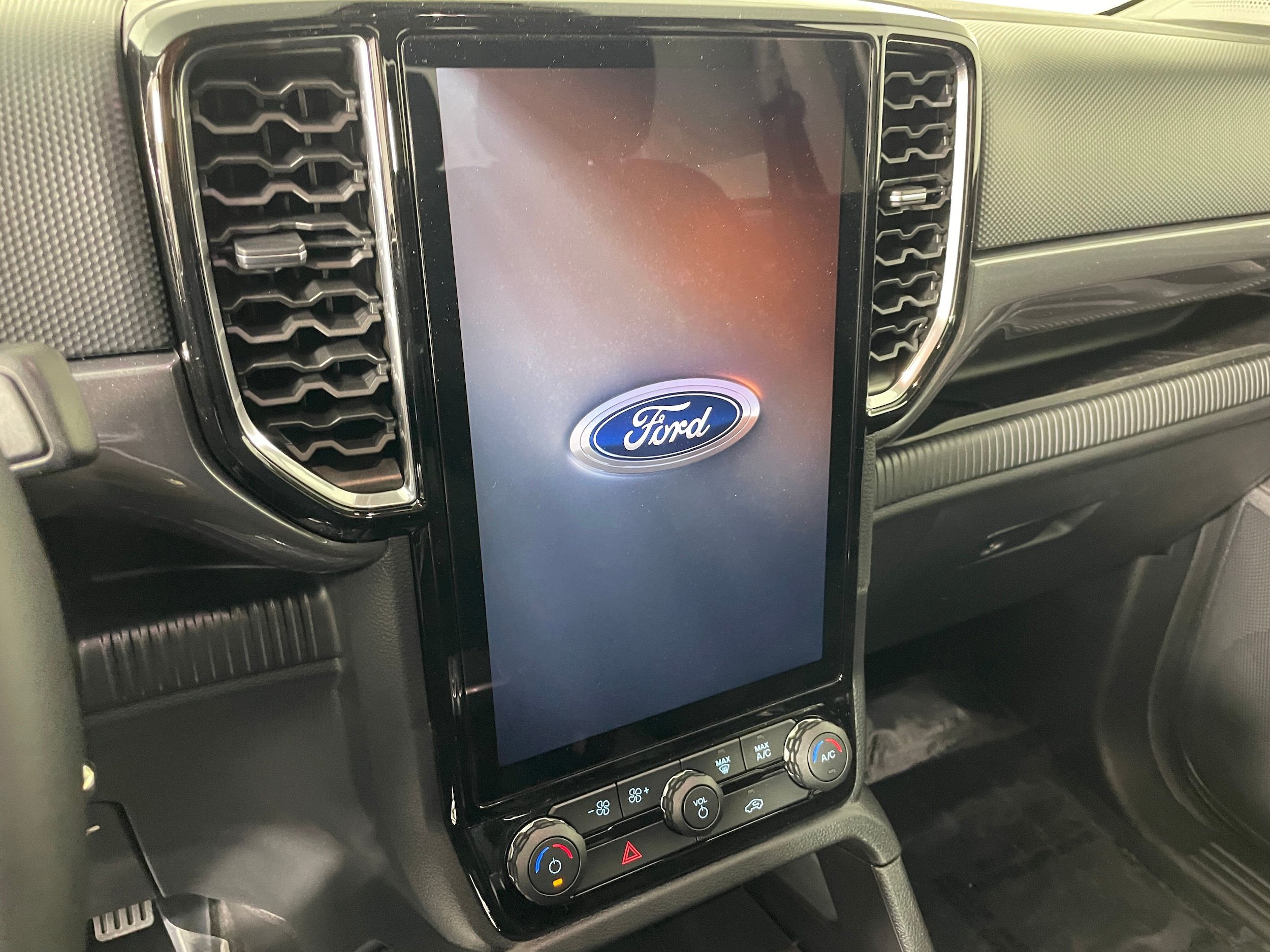 New 2026 Ford Ranger XLT w/ Equipment Group 301A High AWD/4WD image 5