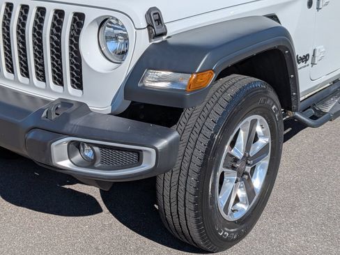 Used 2023 Jeep Gladiator Sport AWD/4WD image 9