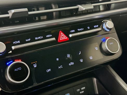 Used 2025 Hyundai Santa Cruz SEL image 17