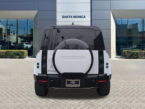 New 2026 Land Rover Defender 110 X-Dynamic SE AWD/4WD image 4