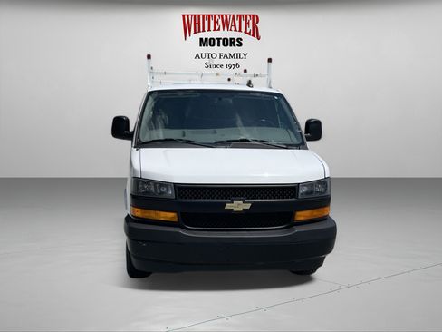 Used 2022 Chevrolet Express 2500 Extended w/ Driver Convenience Package image 8